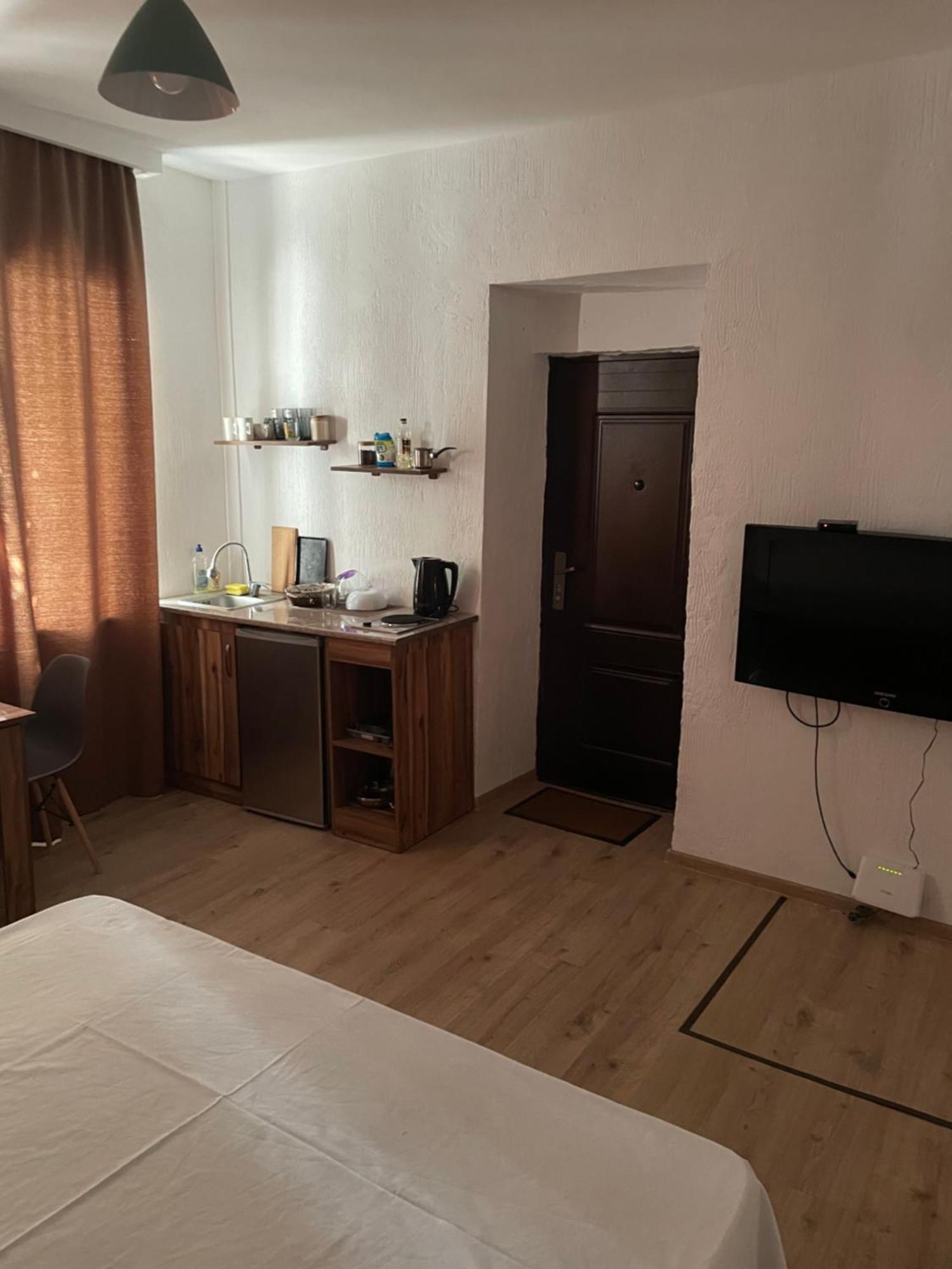 Apartment In The City Center With The Garden Jereván Kültér fotó